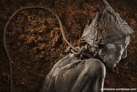 Tollund Man – the preserved face from Prehistoric Denmark and the tale of ritual sacrifice | Ancient Origins Bog Bodies, Tollund Man, Bog Body, Mummified Body, Bog Man, Ritual Sacrifice, Peat Bog, Seamus Heaney, Archaeological Discoveries