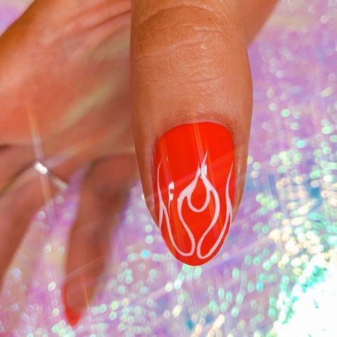 Flame Outline Nails, Flame Outline, Outline Nails, Flame Nails, Mens Nails, Short Nails Art, Nail Studio, Short Nails, Nail Inspo