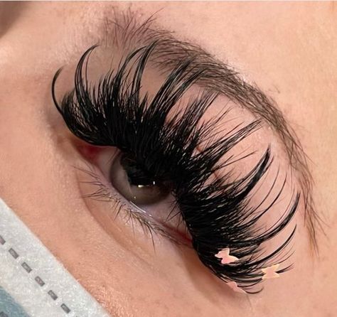 #follow #lashes #blogging #blogger #blog #makeup #beautyblog Lash Patterns, Eyelash Ideas, Lash Inspiration, Lashes Volume, Beauty Room Salon, Lash Extensions Styles, Lash Sets, Lash Salon, Pretty Lashes