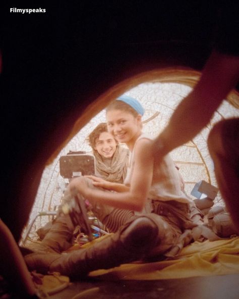 Timothée Chalamet and Zendaya on the set of Dune #dune #dunemovie #timotheechalamet #zendaya #celebrity #celeb #bts #onset🎥🎬 #cinema #movies #filmyspeaks Timmy T, Age Gap, Cinema Movies, Movie Sets, Timothee Chalamet, On Set, Dream Life, Gap, Bts