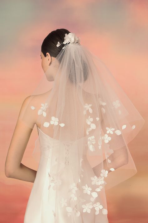 Veil Inspiration, Bridal Hair Veil, Floral Veil, Wedding Bridal Veils, Bridal Pictures, Bridal Musings, Top Wedding Dresses, Affordable Wedding Dresses, Bridal Veils