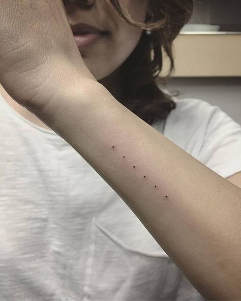 Six minimal dots tattooed on the left forearm Dot Tattoo Meaning, 3 Dot Tattoo, Dots Tattoo, Family Tattoo Designs, Circle Tattoo, Circle Tattoos, Dot Tattoos, Small Tattoos Simple, Tattoo Cover Up