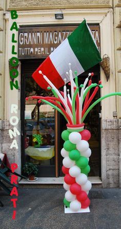 Italian Party Decorations Diy, Dining Table Mirror, Decorate Dining Table, Pizza Fundraiser, Italian Party Decorations, Mexican Theme Party Decorations, Italian Themed Parties, Mexican Independence Day, Balloon Tower