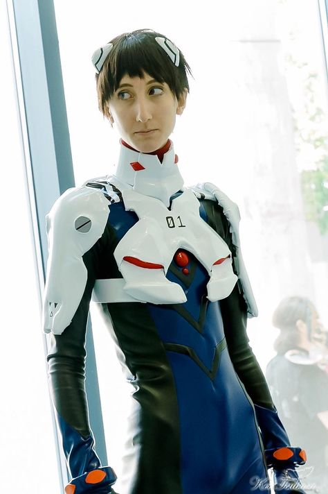 Shinji Ikari Cosplay Pilot Suit, Asuka Cosplay, Evangelion Shinji, Suit Inspiration, Evangelion Cosplay, Shinji Ikari, Costume Guide, White Suit, Cos Play