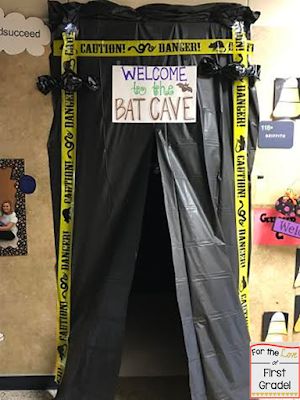 For the Love of First Grade: Transform Your Classroom into a Bat Cave! First Classroom, Nautical Crochet, Halloween Classroom Activities, Free Crochet Sweater, Halloween Classroom Decorations, Classe Harry Potter, Halloween Sleepover, Soirée Halloween, Halloween Office