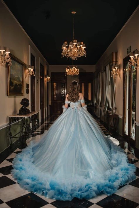 Ocean Quinceanera Dresses, Prom Dresses Ball Gown Blue, Quinceanera Winter Wonderland, 15 Birthday Dresses, Light Blue Quinceanera Dresses, Baby Blue Quinceanera, Quince Pictures, Debut Gowns, Xv Dresses