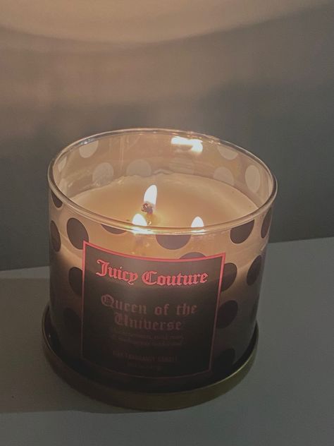 Juicy Couture Candle, Wax Melts Aesthetic, Aesthetic Lighting, Smelling Candles, Candles Aesthetic, Best Smelling Candles, Candle Aesthetic, Candle Wax Melts, Pretty Lights