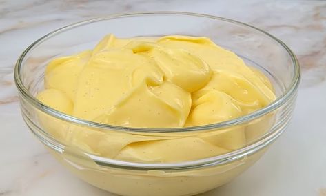 Italian Pastry Cream, Italian Custard, Cream Custard, Homemade Pudding, Lemon Custard, How To Cook Meatballs, Italian Pastry, Custard Recipes, Different Cakes