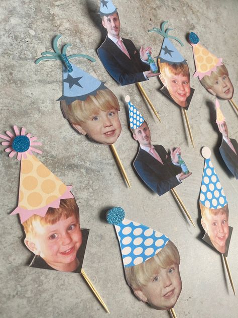 Face Banner Birthday, Face Themed Birthday Party, Funny 30th Birthday Ideas, Birthday Hat Ideas, Fun Birthday Party Decorations, Birthday Hat Diy, Funny Birthday Party Ideas, A Tiny Bit Older Party, Funny Birthday Decorations