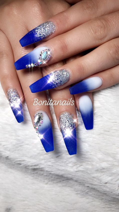 Matte Nails White, Nails White And Blue, Staleto Nails, Leo Nails, Cruise Nails, Galaxy Nail Art, Blue Glitter Nails, Salon Nails, Glittery Nails