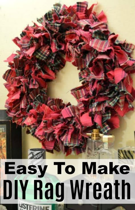 Diy Rag Wreath, Rag Wreath Tutorial, Diy Plaid, Diy Christmas Wreaths Ideas, Christmas Wreaths Ideas, Holiday Wreaths Diy, Plaid Christmas Decor, Christmas Wreaths Diy Easy, Door Diy