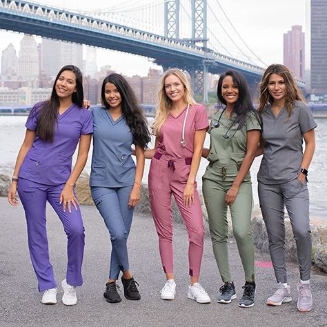 Cute Nursing Scrubs, Nurse Outfit Scrubs, Medical Scrubs Fashion, Healthcare Uniforms, Medical Scrubs Outfit, Stylish Scrubs, Doctor Outfit, Cute Scrubs, Scrubs Outfit