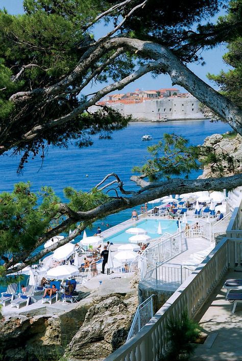 grand villa argentina beach Safest Places To Travel, Grand Villa, Croatia Beach, City Scapes, Adriatic Coast, Spiritual Retreat, Dubrovnik Croatia, Medieval Town, Dubrovnik