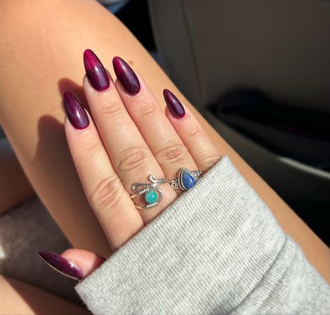 Fall/ Halloween nail inspiration 
Queen of grape Grape Nails Design, Grape Nails, Dnd Nails, Deco Nails, Color Streaks, Art Deco Nails, Hair Color Streaks, Medium Nails, Casual Nails