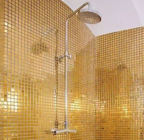 Are you ready to redefine the interior of your bathroom? Our white and gold design ideas will take your bathroom to a whole new level. Gold Tiles, Gold Bad, Gold Tile, Gold Mosaic, Gold Shower, Bath Tiles, Gold Bathroom, Design Hotel, The Shower