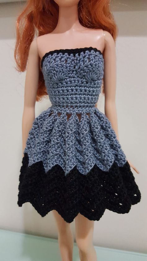 Barbie Crochet Gown, Barbie Items, Crocheted Accessories, Crochet Barbie Patterns, Crochet Doll Clothes Free Pattern, Barbie Dress Pattern, Crochet Barbie, Barbie Doll Clothing Patterns, Knitting Dolls Clothes