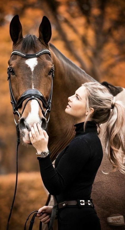 Senior Horse Photography, Halloween Costume Ideas Couples, Aesthetic Self Portrait, Aesthetic Couple Poses, Halloween Costumes Couple, Equestrian Photoshoot, Couples Wallpaper, Couples Pfp, Horse Photoshoot Ideas