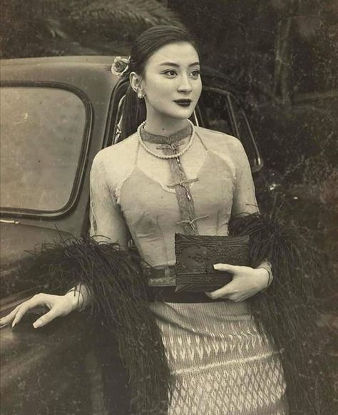 Myanmar Traditional Dress 1990, Myanmar Culture, Vintage Myanmar, Myanmar Fashion, Burmese Dress, Myanmar Art, Myanmar Clothes, Burmese Clothing, Fashion Poster Design