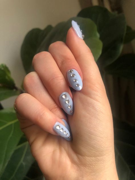 Euphoria cassie inspired rhinestone nail design after natalie minerva ice blue gel nails Natalie Minerva Nails, Cassie Howard Nails, Cassie Nails Euphoria, Cassie Euphoria Nails, Blue Rhinestone Nails, Cassie Nails, Euphoria Cassie, Kylie Nails, Euphoria Nails