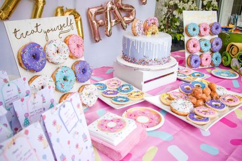 ALIANA’S TWO YEAR BIRTHDAY | DONUT GROW UP “TWO” FAST THEME – Mama Bird and Tribe Donut Grow Up Two Fast, Two Fast Theme, Two Year Birthday, Donut Birthday Party Decorations, Donut Theme Party, Sweet Birthday Party, Donut Themed Birthday Party, 2nd Birthday Party For Girl, Mini Garland