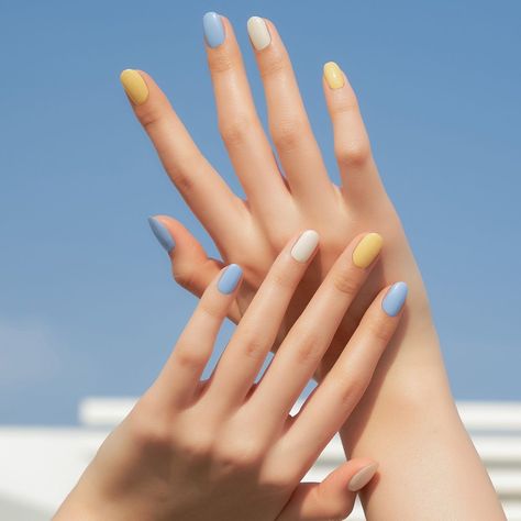 Nails 2023 Trends, Tips Nails, Baby Blue Nails, Simple Gel Nails, Minimal Nails, Cute Gel Nails, Designs Nail, Nails 2023, Yellow Nails