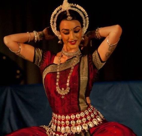 "True ‪#‎Artistic‬ ‪#‎expression‬ lies in conveying ‪#‎emotion‬!" Bharatanatyam Costume, Indian Classical Dancer, Dance Forms, Bharatanatyam Poses, Dance Of India, Dance Pose, Indian Classical Dance, Dance Photography Poses, World Dance