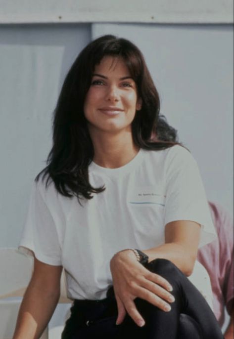 Sandra Bullock Hair 90s, Sandra Bullock 90s, Sandra Bullock Hair, 90s Haircuts, 2nd October, 90s Hairstyles, Satin Lipstick, Sandra Bullock, Hollywood Actor