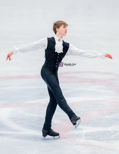 Men ~ Deniss Vasiljevs (Latvia) [photo ©Danielle Earl] Mens Ice Skating Costume, Mens Skating Costumes, Male Ice Skating Outfit, Male Ice Skater Outfit, Figure Skating Costumes Male, Male Ice Skater, Deniss Vasiljevs, Skating Poses, Skater Poses