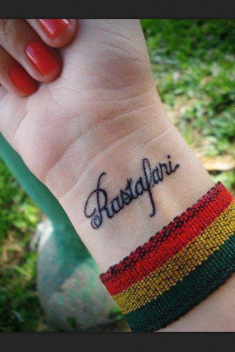 I want this tattoo Rasta Tattoo, Bob Marley Tattoo, Rasta Girl, Jah Rastafari, Rasta Colors, Tattoo Feminina, Bob Marley, Color Tattoo, Tattoo Style