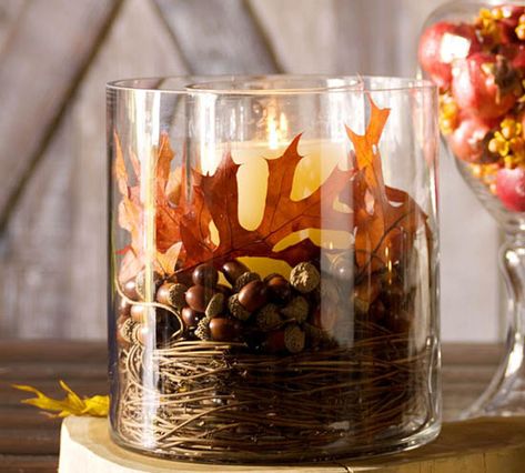 fall leaves and candles centerpieces and thanksgiving decorating ideas for fall holiday Dried Acorns, Jar Fillers, Acorn Crafts, Autumn Table, Autumn Decorating, Thanksgiving Table Settings, Odaiba, Fabulous Fall, Fall Candles