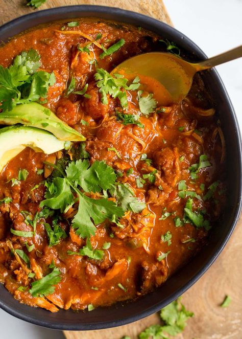 Pumpkin Chicken and Chorizo Chili Pumpkin Chicken Chili, Chili Paleo, Chorizo Chicken, Types Of Protein, Chorizo Chili, Pumpkin Chicken, Pureed Pumpkin, Chicken And Chorizo, Savory Pumpkin Recipes