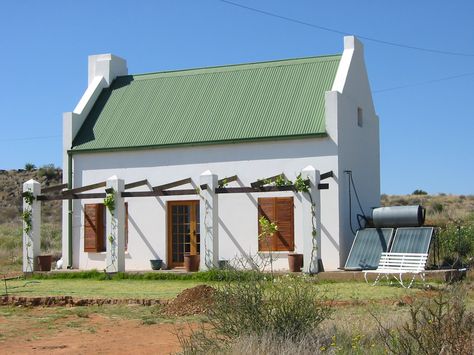 #3 Dutch Gable and wall style roof. High-pitched roof line. Walls on both sides of the roof coming up further than everything else. Contemporary Gable Roof, Modern Cape Dutch Architecture, Cape Dutch Style Homes, Gable House Plans, Dutch Gable, Dutch Cottage, Modern Cape, Cape Dutch, Gable House