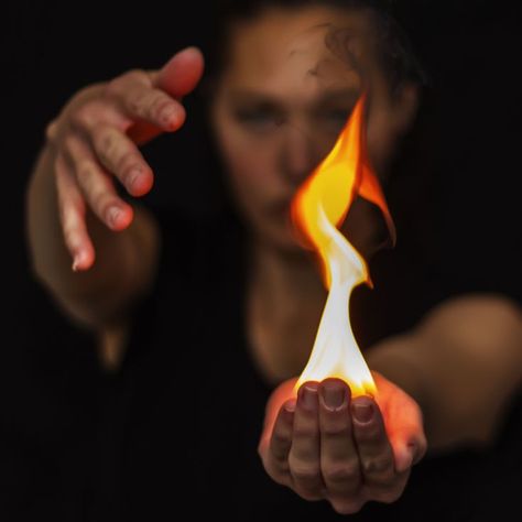 Learn How To Perform Sizzling Magic Tricks Using Fire: Handheld Fireballs Science Magic Tricks, Science Tricks, Science Magic, Cool Magic Tricks, Easy Magic Tricks, Black Magic Spells, Chemistry Experiments, Magic Show, Magic Aesthetic