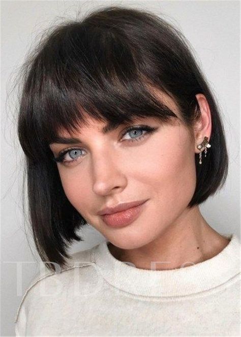 Bob With Fringe, Short Bobs With Bangs, Short Black Hair, Brunette Bob, Short Wavy Bob, Choppy Bob Haircuts, Bob Hairstyles With Bangs, Polished Hair, Chin Length Bob