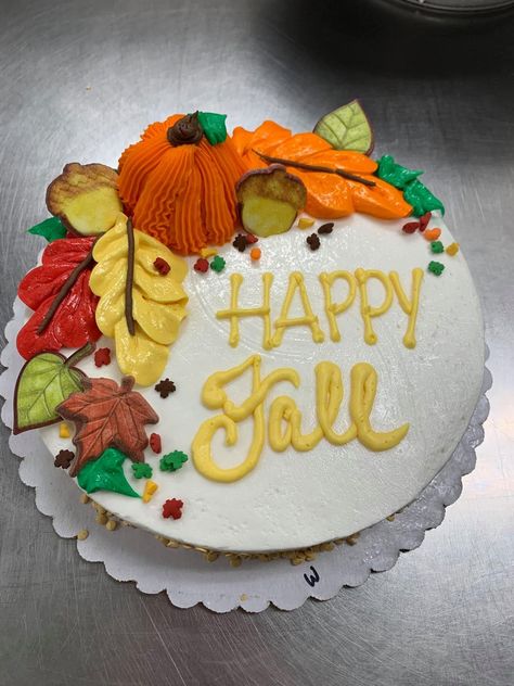 November Cake Ideas, Buttercream Cake Decorating Ideas, Thanksgiving Cake Decorating, Fall Themed Cakes, Fall Cake Designs, Fall Cake Ideas, Fall Bakery, Fall Theme Cakes, Thanksgiving Cakes Decorating