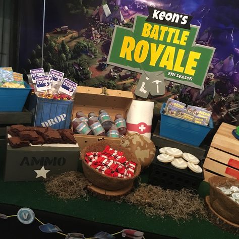 Fortnite Dessert Table Snack Box Ideas, Fortnite Birthday Party Ideas, Fortnite Birthday Party, Royal Birthday Party, Toddler Boy Birthday, 7th Birthday Party Ideas, Fortnite Party, Video Games Birthday Party, Fortnite Birthday