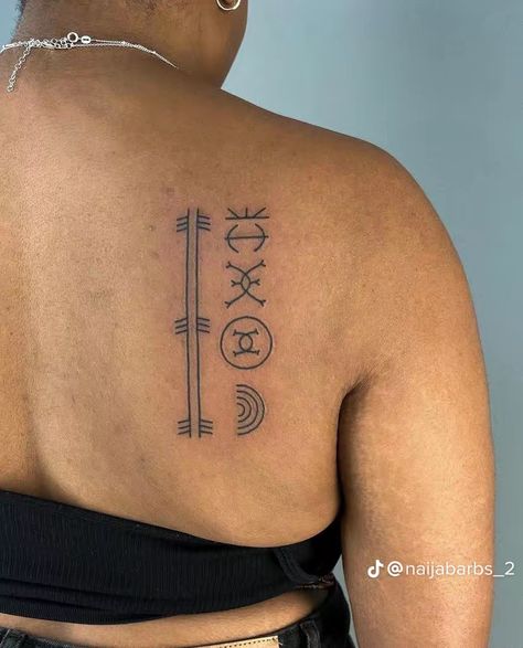 Igbo Uli Body Art, Nsibidi Tattoo Ideas, Igbo Culture Aesthetic, Uli Igbo Tattoo, African Traditional Tattoo, Igbo Tattoo Ideas, Afro Traditional Tattoo, Igbo Symbols, Uli Tattoo