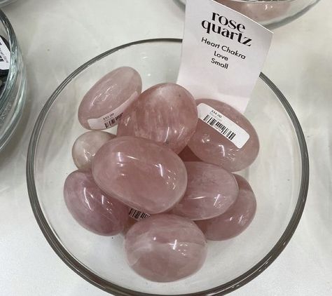 Aesthetic Rose Quartz, Rose Quartz Aesthetic, Quartz Aesthetic, Bails For Jewelry, Aesthetic Rose, Pretty Mess, Dior Lip Glow, Crystal Aesthetic, Pink Water