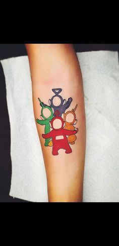 Teletubbies Tattoo Minimal, Teletubby Tattoo, Teletubbies Tattoo, Childhood Tattoo Ideas, Tattoo Frases, Painting Jeans, 90s Tattoos, Twin Tattoos, Green Tattoos