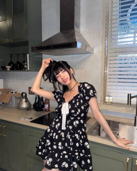 Doona! Suzy Instagram, Bae Suzy, Girl Inspiration, Jairzinho, Korean Celebrities, Korean Hairstyle, Teenage Fashion Outfits, Kpop Outfits, Fashion Books