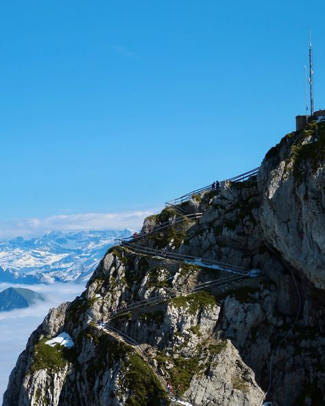 One more Switzerland carousel😆🏔️🇨🇭 One of the most beautiful countries! Here are some more moments from our recent trip around the alps. Places we visited in Switzerland: 📍Luzern 📍Mt. Pilatus (gondola photos) 📍Lauterbrunnen 📍Wengen 📍Männlichen - Kleine Scheidegg Hike 📍Grindelwald 📍Interlaken 📍Lake Brienz (walked here from Interlaken) 📍Zurich (where we flew home from) We took a lot of trains and cable cars to get around which offered the most insane views😆 As amazing as our trip was, I am ... Switzerland Luzern, Lake Brienz, Beautiful Countries, Interlaken, Cable Cars, The Alps, Zurich, Carousel, Switzerland