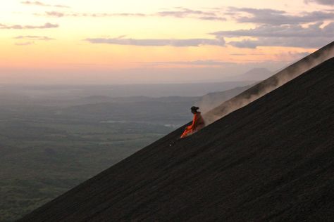 Nicaragua Volcano, Volcano Boarding, Jamaica Travel, Active Volcano, Amazing Travel, Negroni, Kite Surfing, Machu Picchu, Beautiful Places To Visit