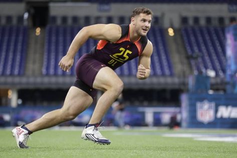 Nfl Combine, Nick Bosa, Football Playoffs, Double Team, Rugby Players, Athletic Men, Nfl Draft, Famous Men, Bench Press