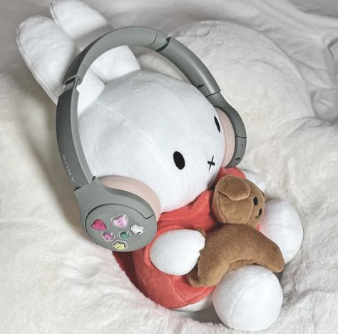 Stuffed Animal, Your Skin, Headphones, Teddy Bear, Bed