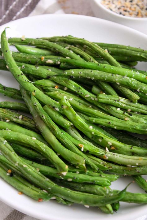 A snack or delicious side dish, 5 minute air fryer green beans are quick, easy and delicious with their crisp yet tender texture. Green Bean Air Fryer Recipes, Airfryer Green Beans, Air Fry Green Beans, Green Beans In Air Fryer, Green Beans Air Fryer, Fried Green Bean Recipes, Air Fryer Green Beans, Air Fried Green Beans, Slow Cooker Pork Loin