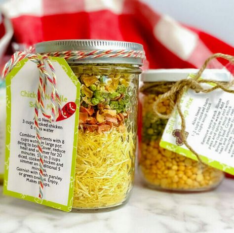 Dry Soup Mix Recipes, Soup Mix In A Jar, Homemade Soup Mix, Mason Jar Gifts Recipes, Mason Jar Soup, Soup Gifts, Mix In A Jar, Dry Soup Mix, Homemade Dry Mixes