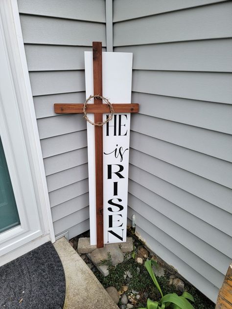 Diy Religious Easter Decor, Diy Easter Wood Signs, He Is Risen Porch Leaner, Wood Crosses Ideas Projects, Easter Open House Ideas, Christian Yard Decor, How To Make A Wooden Cross, Diy Cross Decor Ideas, Easter Front Porch Sign