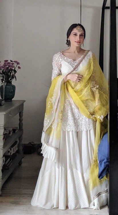 Yellow kurta with off-white garara
#yellow
#kurta
#dress
#fashion
#wedding
#garara
#off-white Off White Suits Women, Off White Suits Women Indian, White Suits Women, Dress For Haldi, Suits Women Indian, Indian Fashion Bloggers, Linen Style Fashion, Desi Dress, Indian Outfits Lehenga