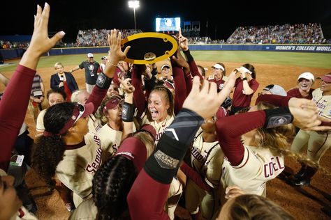 Softball Photos, High School Baseball, Softball Coach, College World Series, Ncaa Softball, High School Sports, Baseball Pants, Scholarships For College, Florida State Seminoles