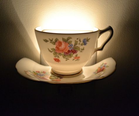 Teacup nightlight Tea Cup Night Light, Silverware Repurposed, Tea Cup Decor, Cup And Saucer Crafts, Cute Tea Cups, Teacup Crafts, Tea And Books, Diy Cups, Broken China